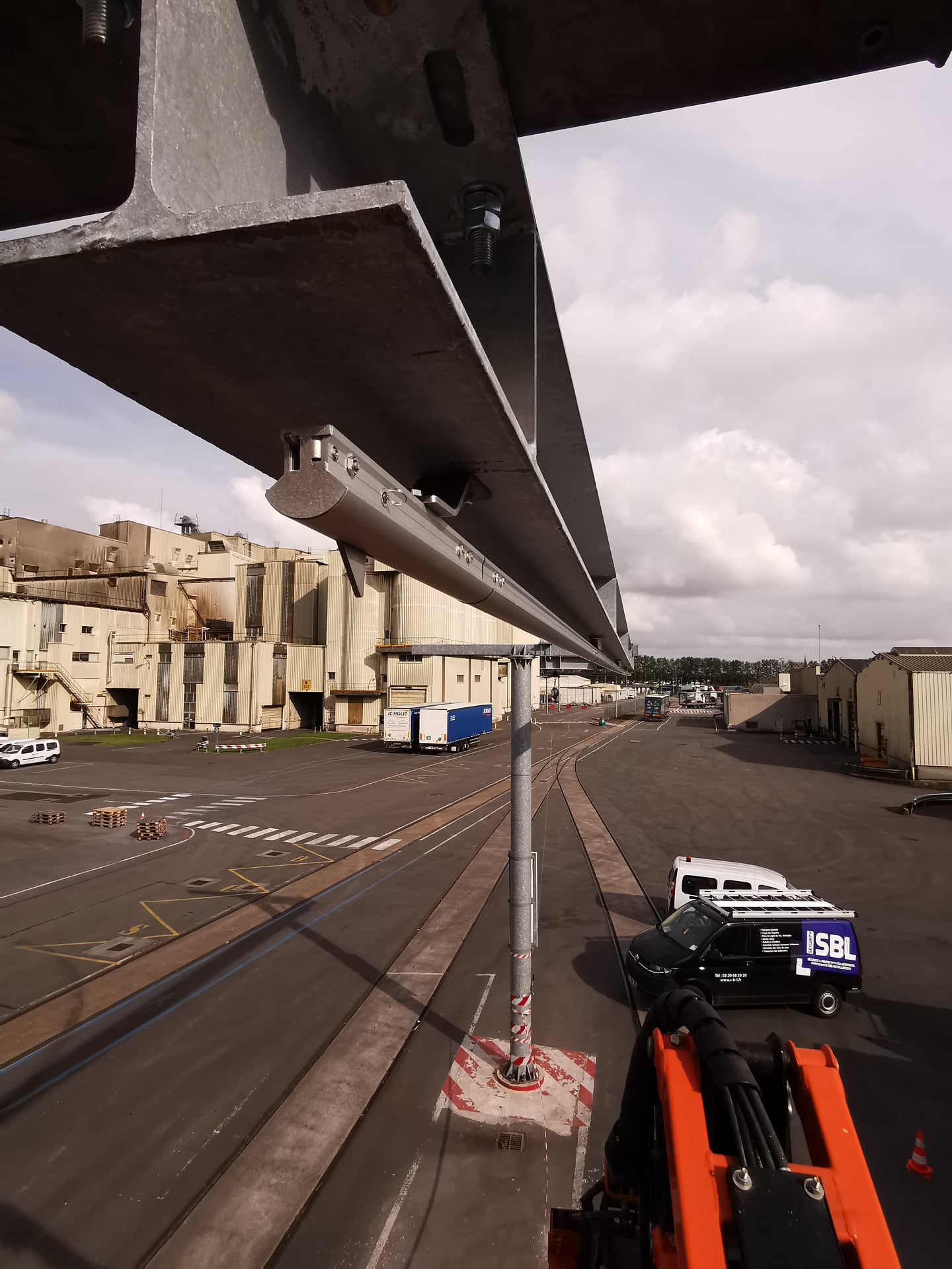 Pose d'un monorail de sécurité par SBL Security